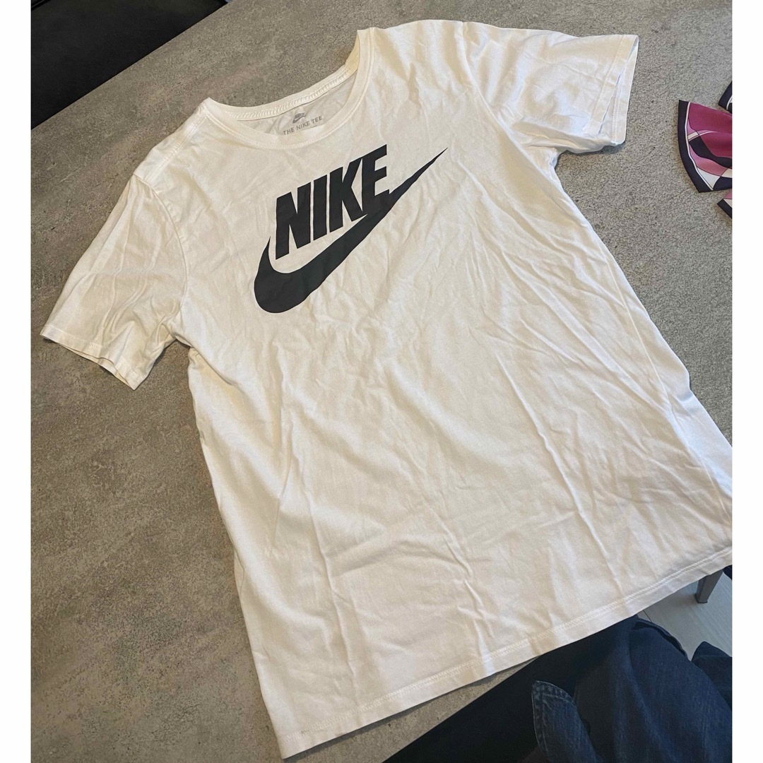 NIKE(ナイキ)のNIKE tシャツ  メンズのトップス(Tシャツ/カットソー(半袖/袖なし))の商品写真