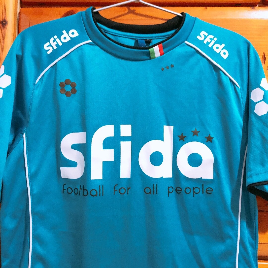 sfida(スフィーダ)のtシャツ　ブルー　Sfida ロゴ　美品　フットボール　サッカー　スポーツ メンズのトップス(Tシャツ/カットソー(半袖/袖なし))の商品写真