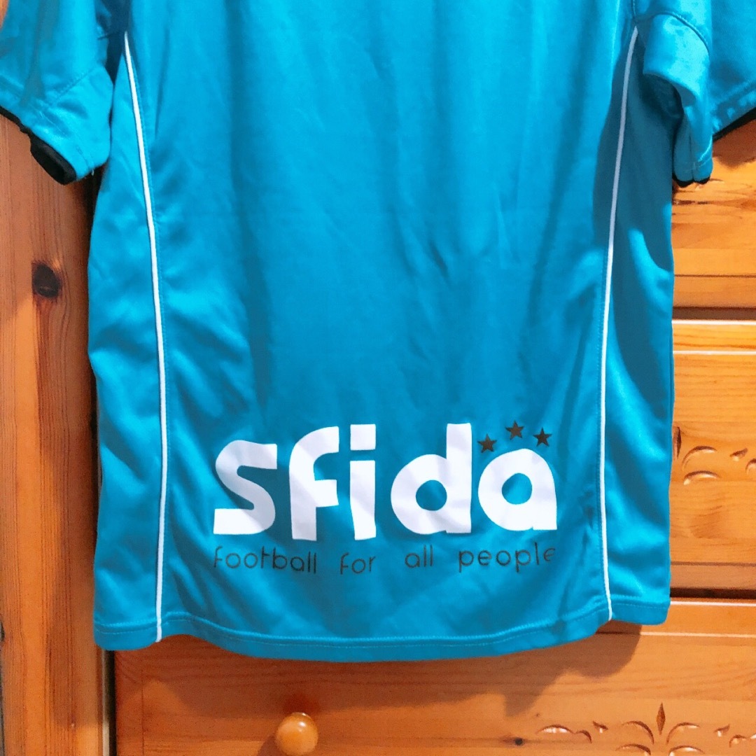 sfida(スフィーダ)のtシャツ　ブルー　Sfida ロゴ　美品　フットボール　サッカー　スポーツ メンズのトップス(Tシャツ/カットソー(半袖/袖なし))の商品写真