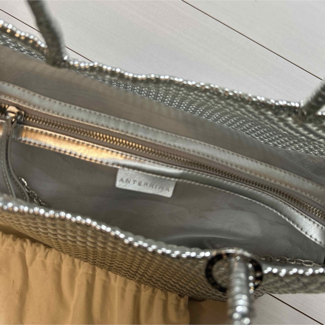 ANTEPRIMA(アンテプリマ)のアンテプリマ　イントレッチオ　シルバー　トートバック　ハンドバッグ　肩がけ レディースのバッグ(その他)の商品写真