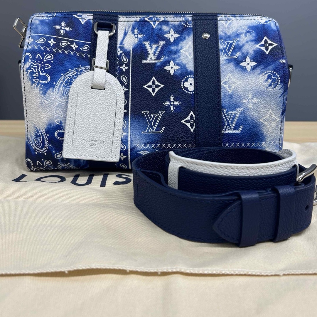 LOUIS VUITTON(ルイヴィトン)のルイ・ヴィトン シティ キーポル モノグラム  レディースのバッグ(ショルダーバッグ)の商品写真