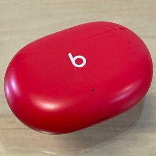 ビーツバイドクタードレ(Beats by Dr Dre)の★良品★Beats Studio Buds レッド 充電ケースのみ／R126(ヘッドフォン/イヤフォン)