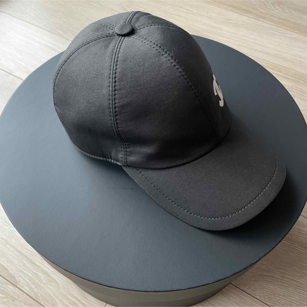 CHANEL(シャネル)のCHANEL シャネル　ブラック　キャップ　サイズ調整可能 レディースの帽子(キャップ)の商品写真