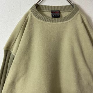 フブ(FUBU)の【切り返しフリース、ニット◎】FUBUワンポイント刺繍ロゴ古着セーター緑XL(ニット/セーター)