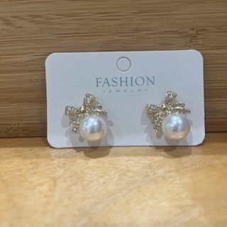 ピアス(ピアス)