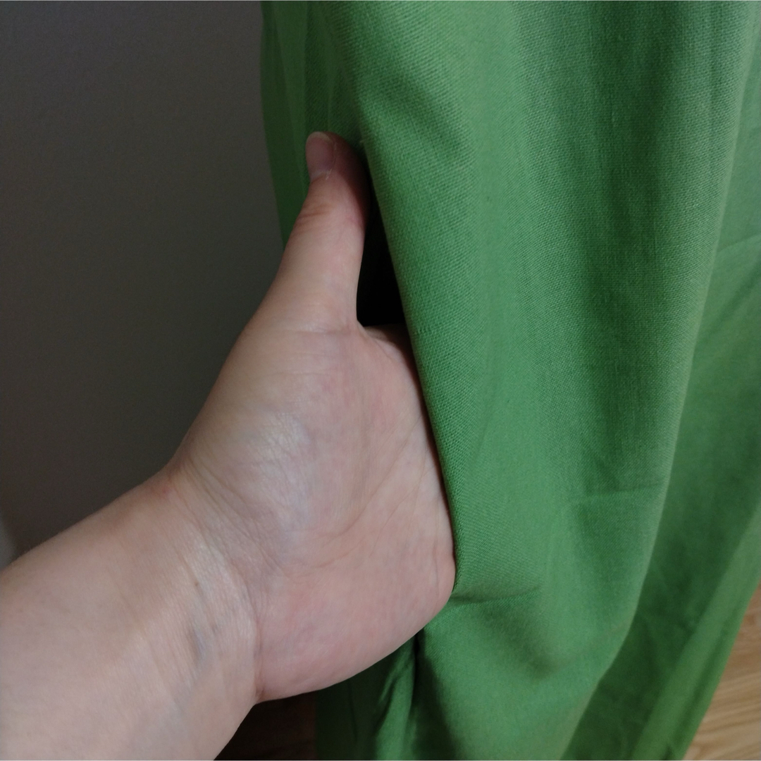 【毎年大人気】1000 上品なグリーンワンピース 体型カバー  ロングワンピース レディースのワンピース(ロングワンピース/マキシワンピース)の商品写真