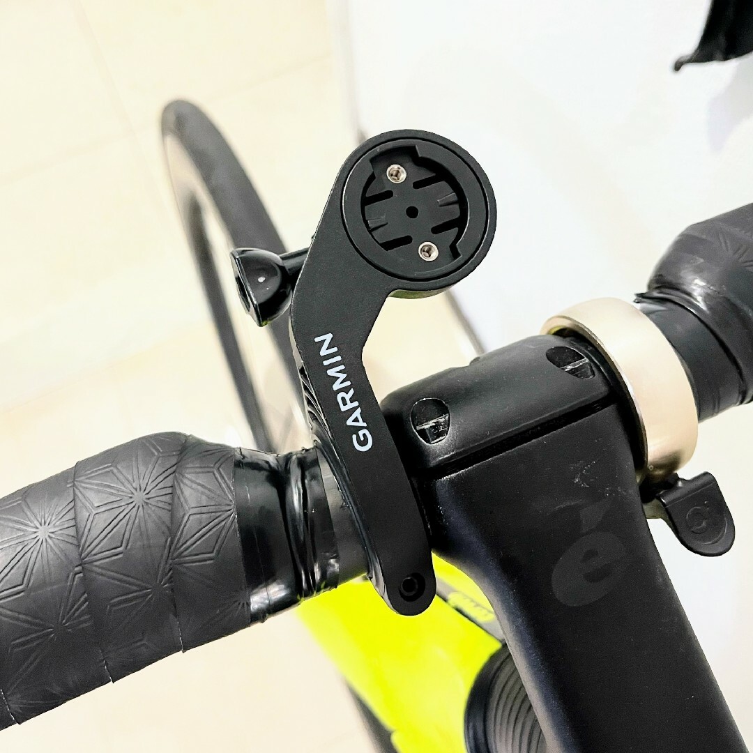 GARMIN(ガーミン)のGARMIN アウトフロントマウント GoProマウント、ライトマウント付 スポーツ/アウトドアの自転車(パーツ)の商品写真