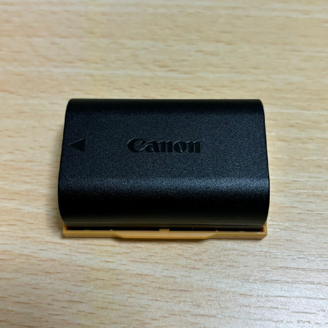 Canon(キヤノン)のキヤノンバッテリーパック LP-E6  （劣化無し） スマホ/家電/カメラのカメラ(その他)の商品写真