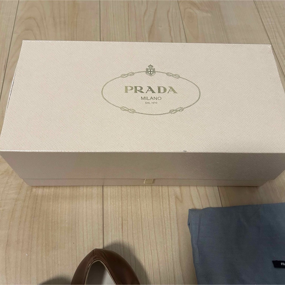 PRADA(プラダ)のプラダ 茶 りぼん フラット シューズ 37   レディースの靴/シューズ(バレエシューズ)の商品写真