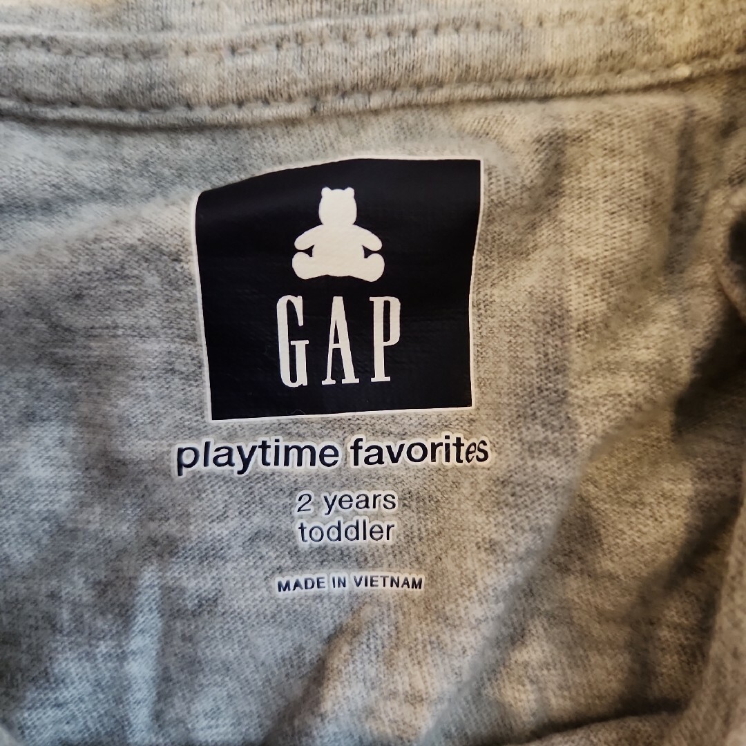 babyGAP(ベビーギャップ)のベビーギャップ　カットソー　90サイズ キッズ/ベビー/マタニティのキッズ服女の子用(90cm~)(Tシャツ/カットソー)の商品写真