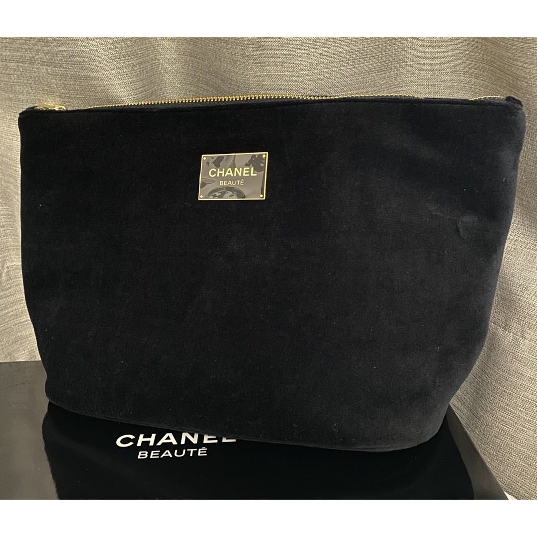 CHANEL(シャネル)の新品CHANEL ポーチ レディースのファッション小物(ポーチ)の商品写真