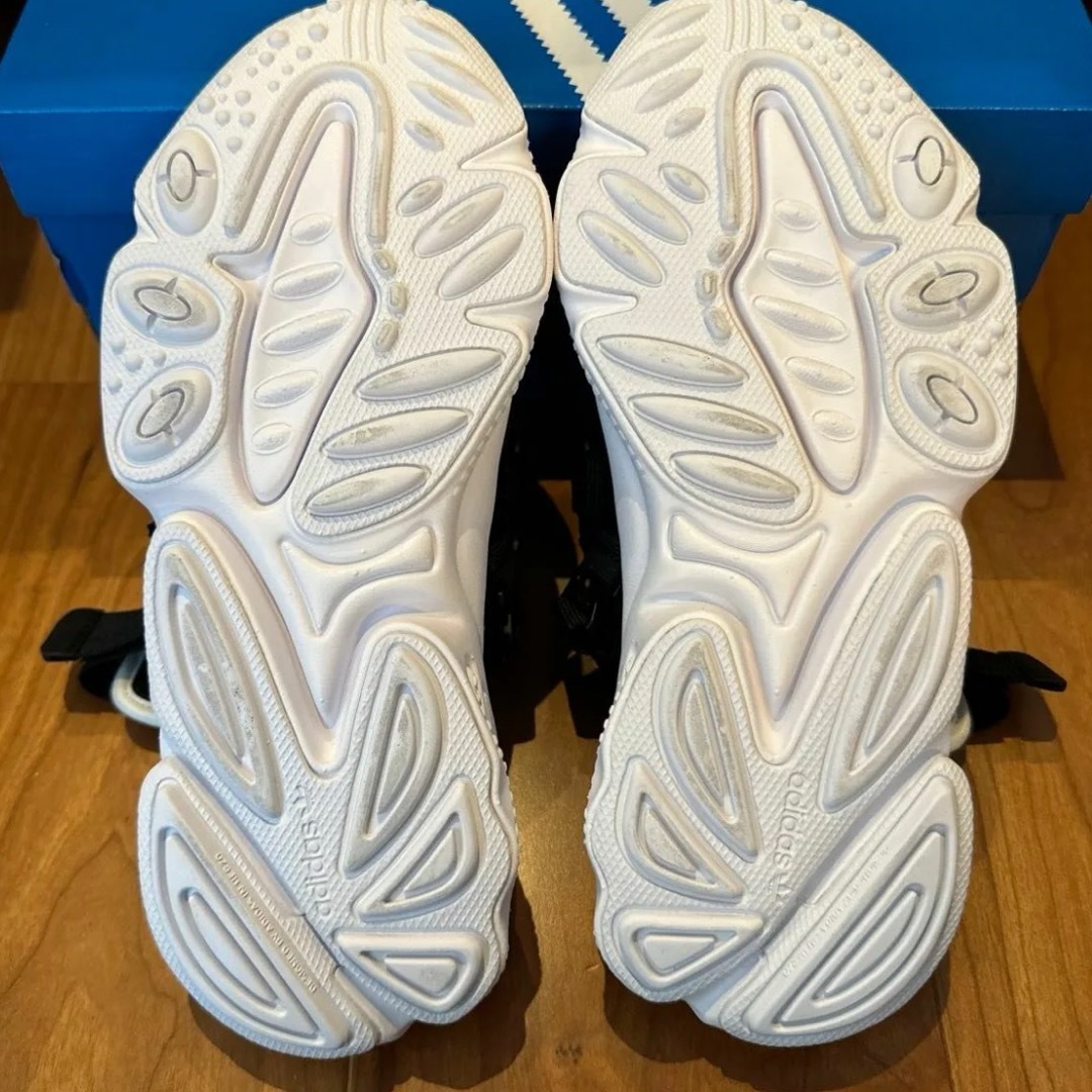 adidas(アディダス)の新品★ アディダス オズウィーゴ サンダル  ユニセックス　27.5cm メンズの靴/シューズ(サンダル)の商品写真