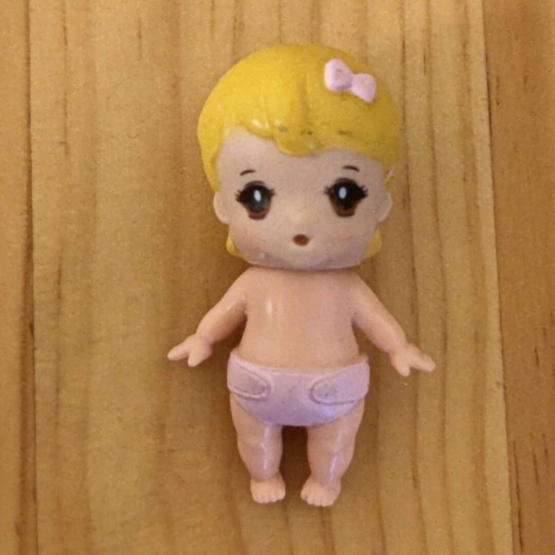 リカちゃんの赤ちゃんとベッドといす エンタメ/ホビーのおもちゃ/ぬいぐるみ(キャラクターグッズ)の商品写真