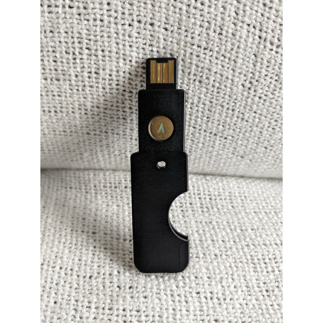 Ｙｕｂｉｃｏ　ＹｕｂｉＫｅｙ　５／５Ｃ　ＮＦＣ用　フリップケース（黒） スマホ/家電/カメラのPC/タブレット(PC周辺機器)の商品写真