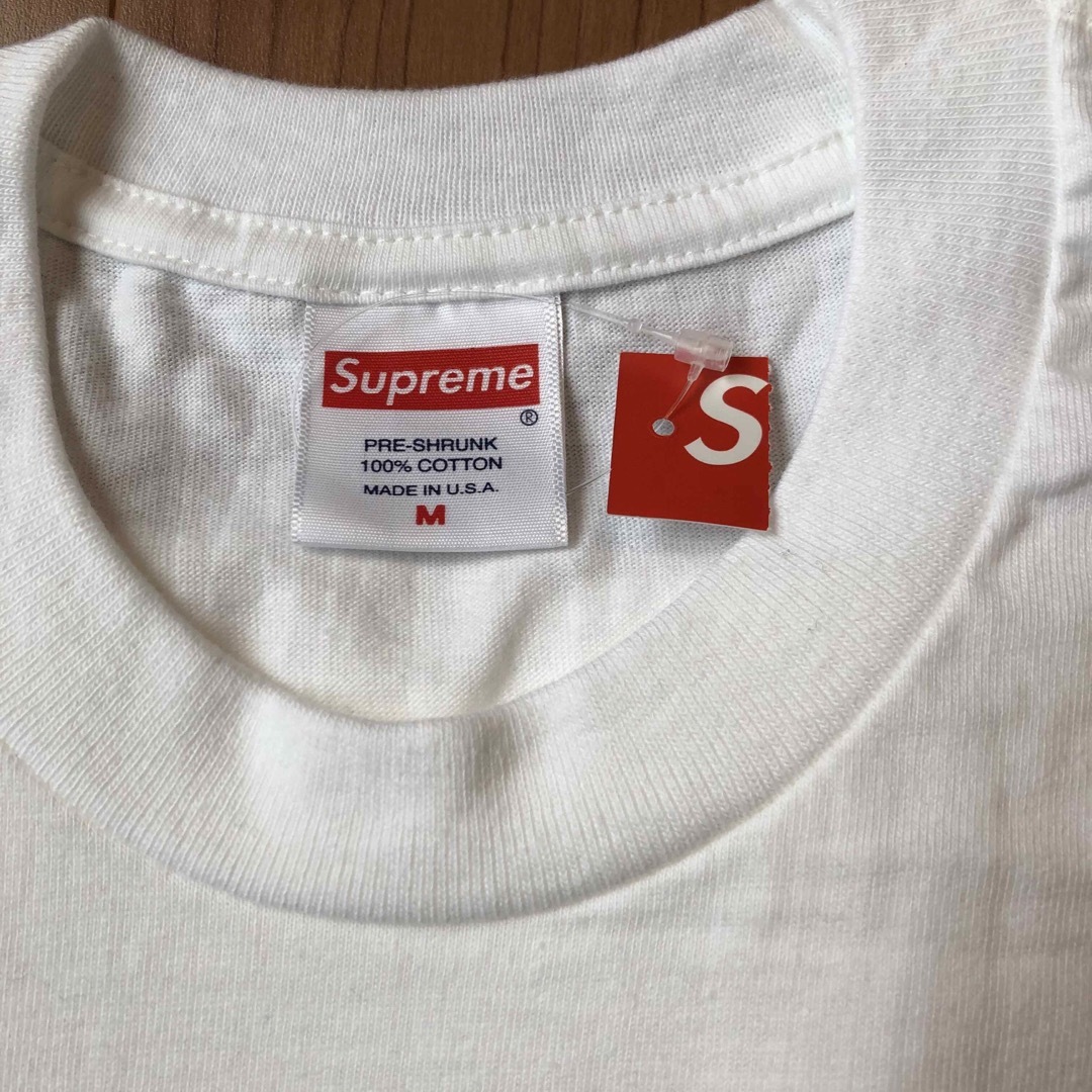 Supreme(シュプリーム)の新品タグ付き　supreme Tシャツ　Mサイズ　白 メンズのトップス(Tシャツ/カットソー(半袖/袖なし))の商品写真