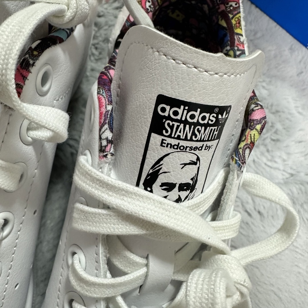 adidas(アディダス)の【アディダス スタンスミス W】 国内正規品 コラボ ハローキティ サンリオ レディースの靴/シューズ(スニーカー)の商品写真