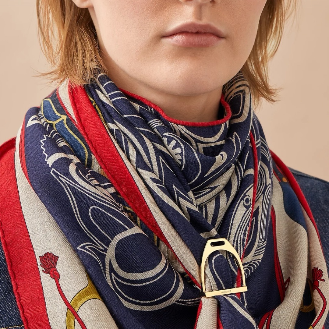 Hermes(エルメス)の新品　HERMES スカーフリング　エトリエ レディースのファッション小物(バンダナ/スカーフ)の商品写真