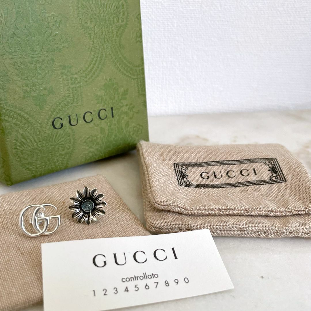 Gucci(グッチ)の極美品☆GUCCI グッチ シルバー925 ピアス ペア オフディアGG 花 レディースのアクセサリー(ピアス)の商品写真