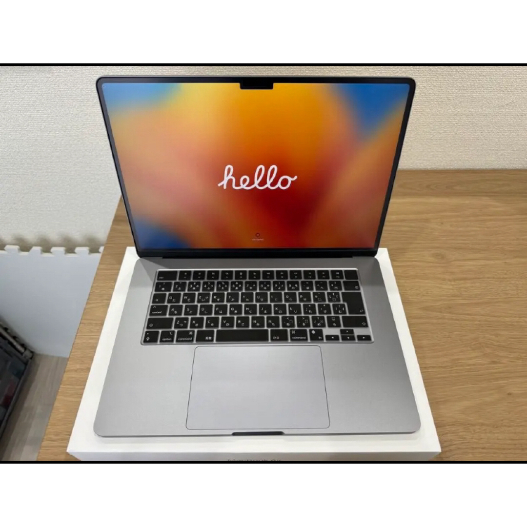 MacBook M2チップ搭載 15.3インチ スマホ/家電/カメラのPC/タブレット(ノートPC)の商品写真