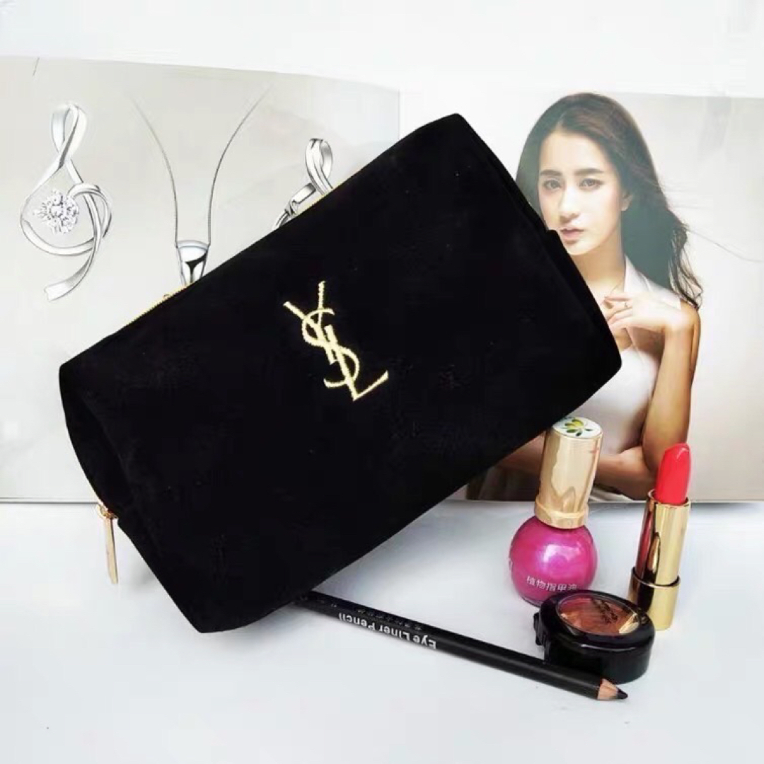 Yves Saint Laurent(イヴサンローラン)の【24時間以内に発送】YSLロゴ　イヴ・サンローラン　ポーチ付録 レディースのファッション小物(ポーチ)の商品写真