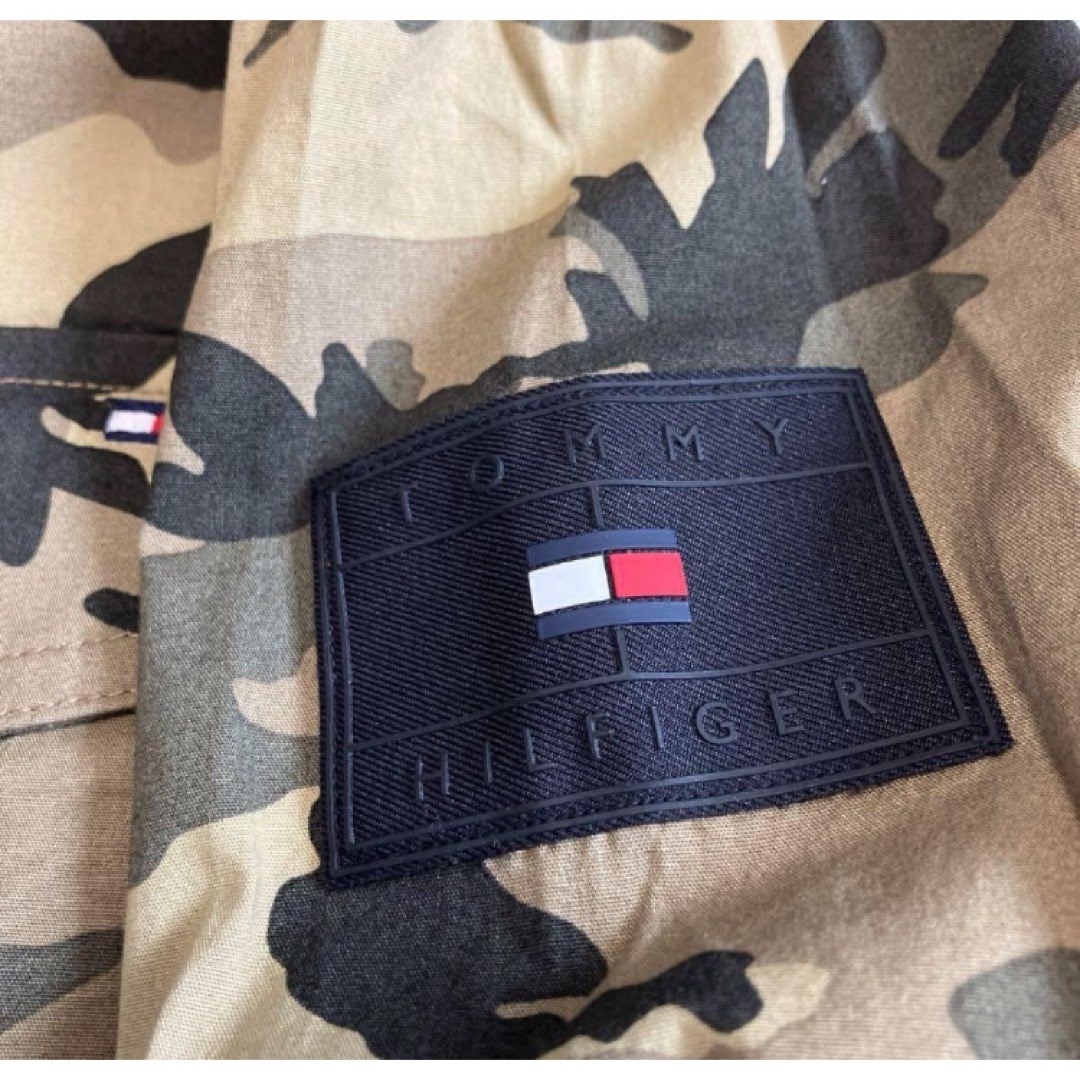 TOMMY HILFIGER(トミーヒルフィガー)の送料無料 新品 TOMMY HILFIGER CAMO SHIRT JK XXL レディースのトップス(シャツ/ブラウス(長袖/七分))の商品写真