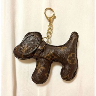 ルイヴィトン(LOUIS VUITTON)のヴィトン 犬 チャーム(キーホルダー)