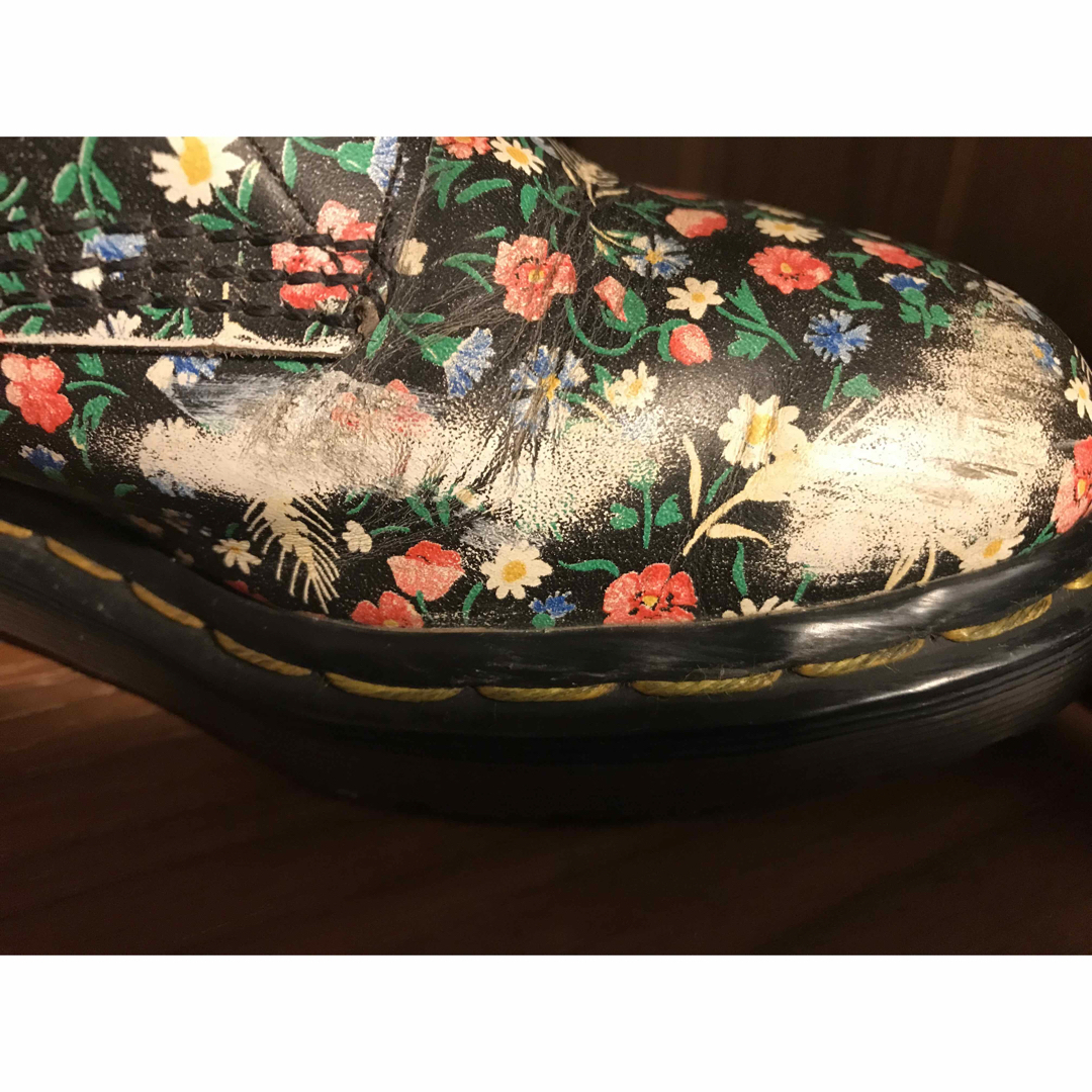 Dr.Martens(ドクターマーチン)のドクターマーチン　花柄ブーツ　UK5 レディースの靴/シューズ(ブーツ)の商品写真