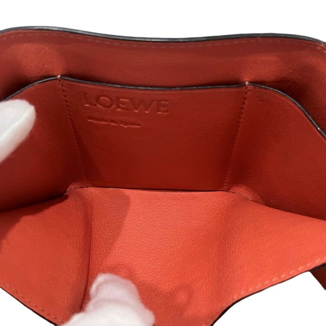 LOEWE(ロエベ)のロエベ LOEWE コンパクト財布 トライフォールド ウォレット ソフトグレインカーフ ライトオーツ/ハニー 【中古品】 22404K547 レディースのファッション小物(財布)の商品写真