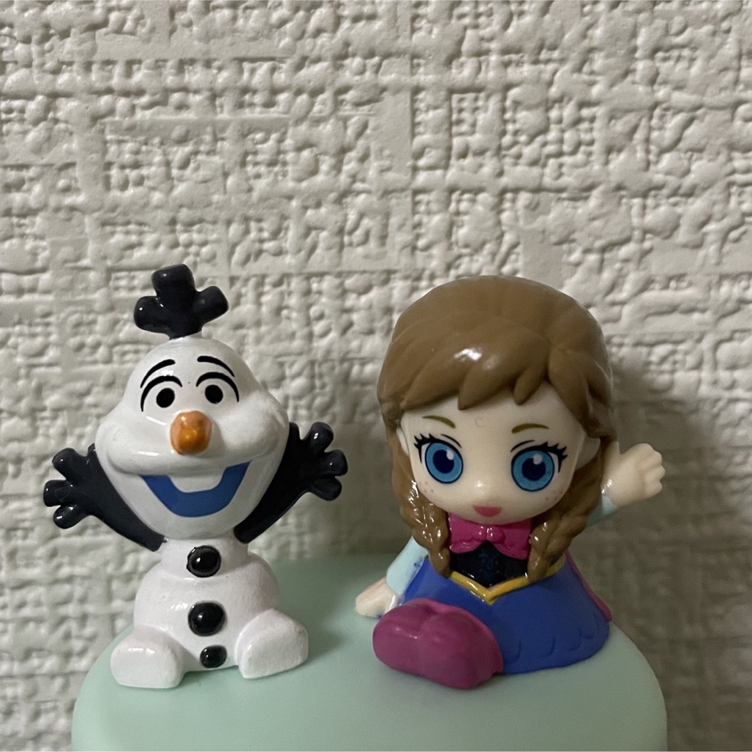 アナと雪の女王(アナトユキノジョオウ)のびっくらたまご　　アナと雪の女王 エンタメ/ホビーのおもちゃ/ぬいぐるみ(キャラクターグッズ)の商品写真