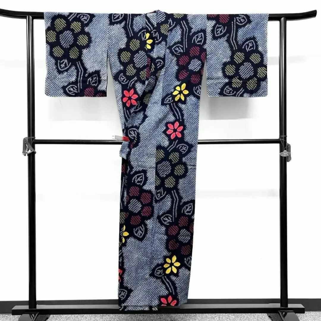 浴衣　有松鳴海絞り　藍染　花模様　小花　ネイビー系　着物　042w d レディースの水着/浴衣(その他)の商品写真
