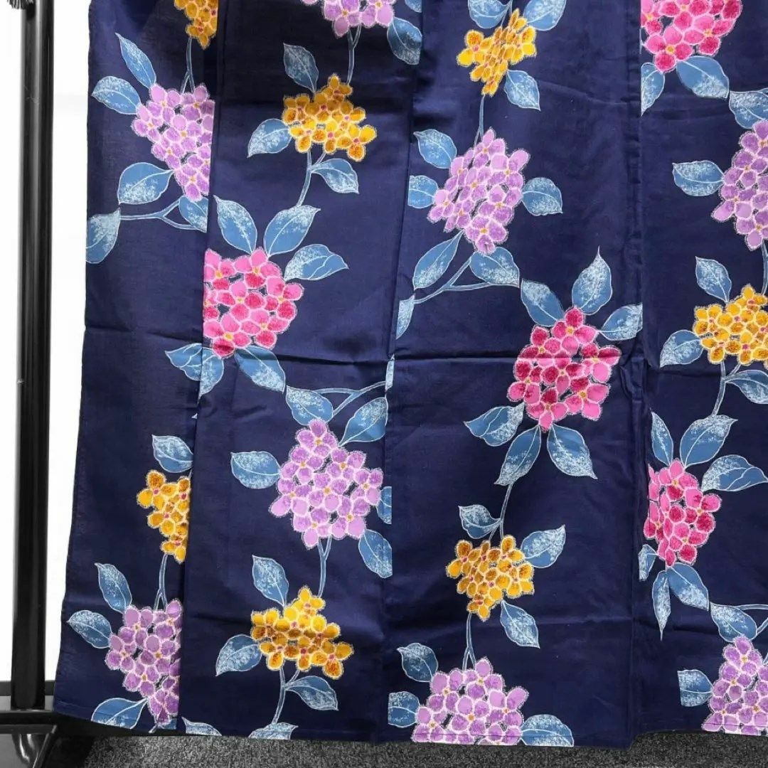 浴衣　藍染　紫陽花　ネイビー系　着物　042w d レディースの水着/浴衣(その他)の商品写真