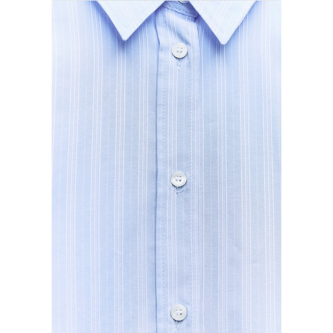 ZARA(ザラ)の【新品未使用】ZARA バックボタンストライプオーバーサイズシャツ レディースのトップス(シャツ/ブラウス(長袖/七分))の商品写真
