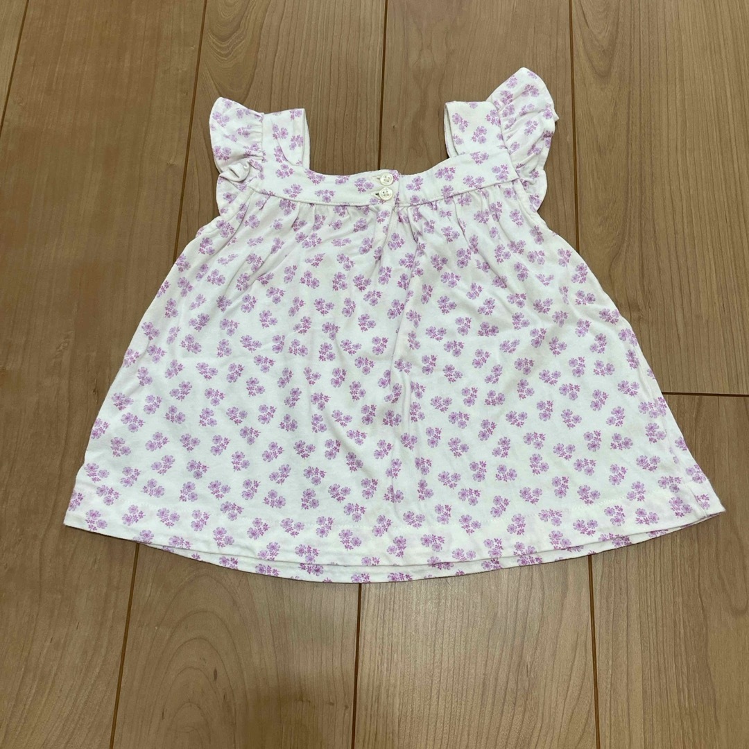 babyGAP(ベビーギャップ)のベビーギャップ　肩フリル　トップス　90 キッズ/ベビー/マタニティのキッズ服女の子用(90cm~)(Tシャツ/カットソー)の商品写真