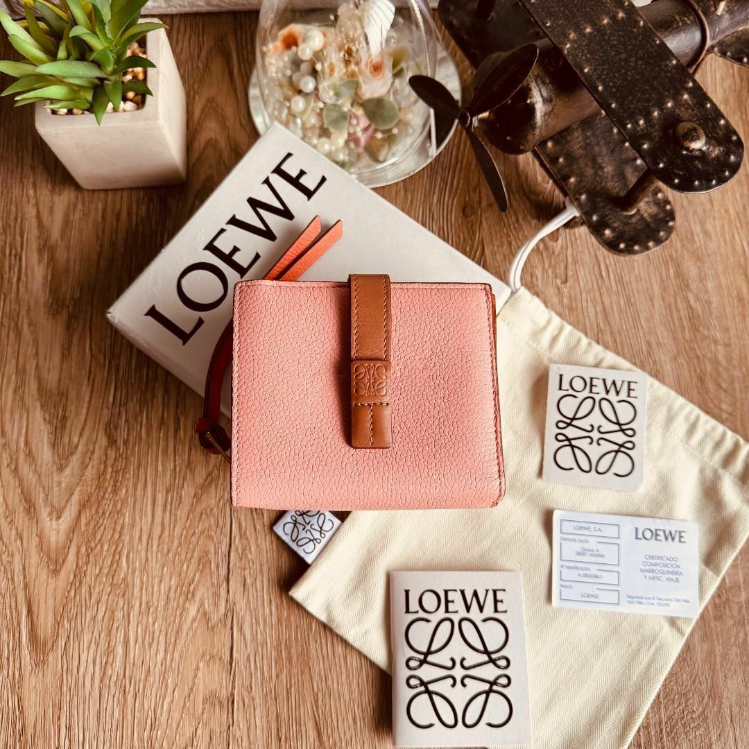 LOEWE(ロエベ)の◇ロエベ◇コンパクトジップウォレット アナグラム ソフトグレインカーフ 折り財布 レディースのファッション小物(財布)の商品写真