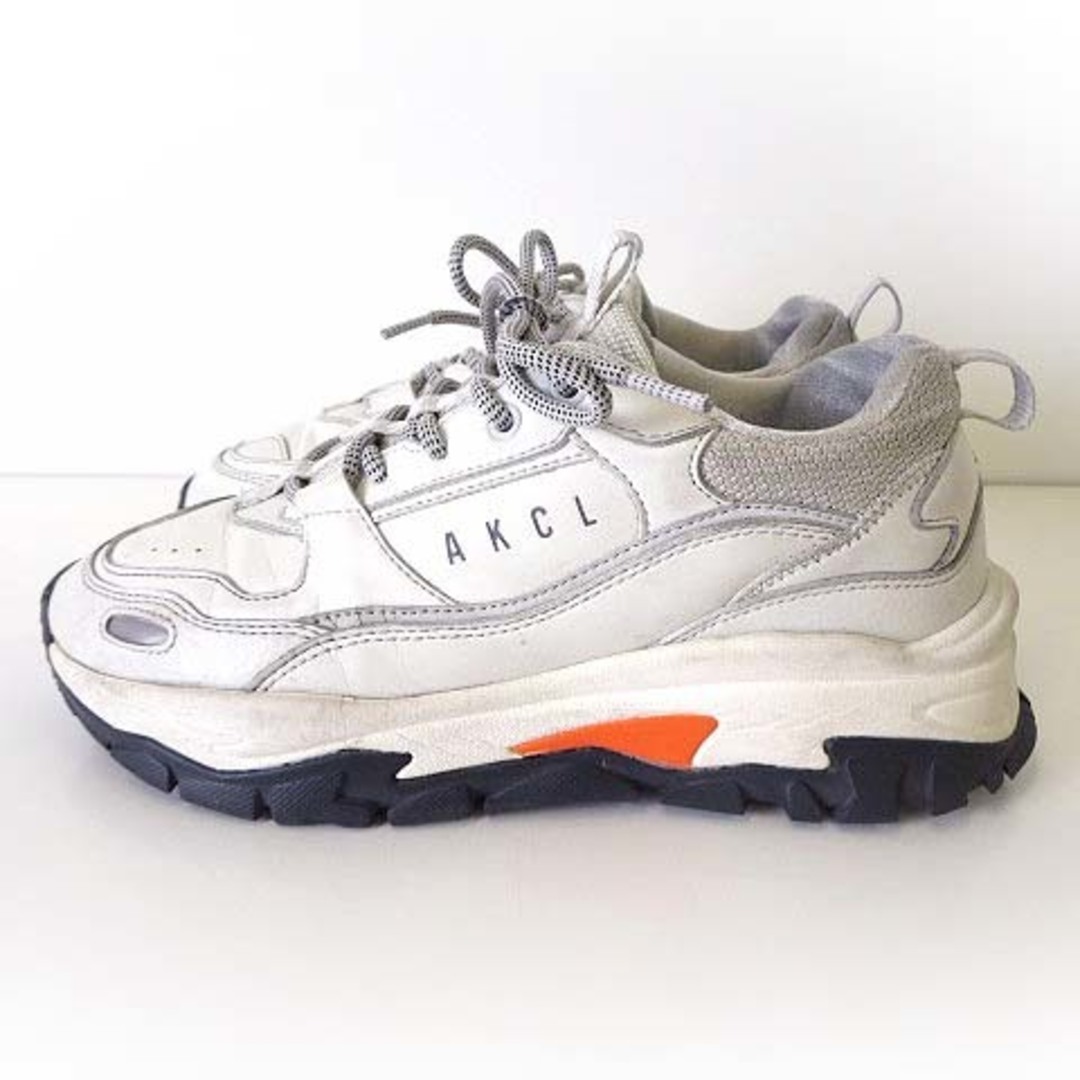 other(アザー)のアキクラシック AKCL スニーカー シューズ レザー 24.5cm オフ白 レディースの靴/シューズ(スニーカー)の商品写真
