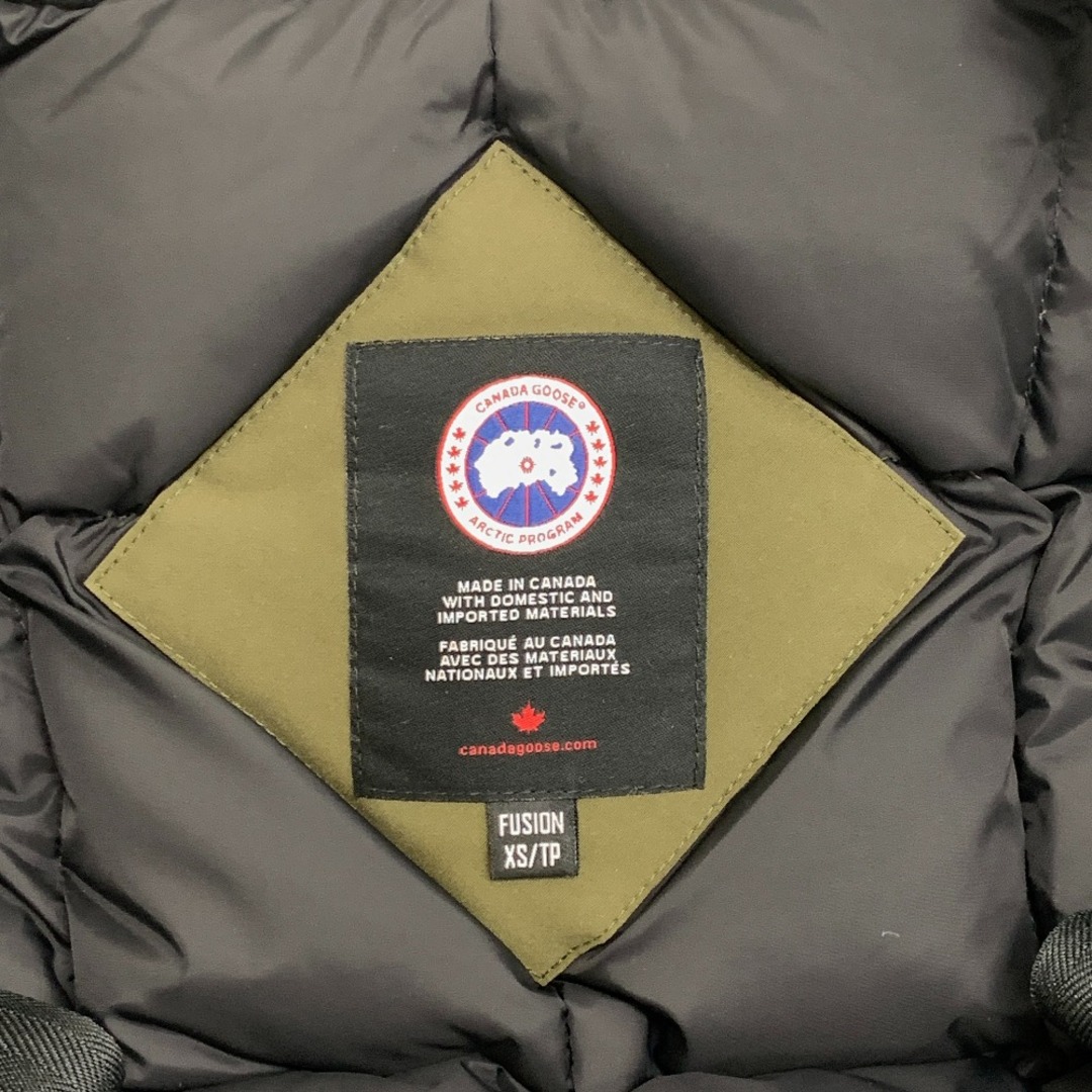 CANADA GOOSE(カナダグース)のカナダグース CANADA GOOSE ダウンジャケット
 FUSION VICTORIA PARKA XS カーキ レディースのジャケット/アウター(ダウンジャケット)の商品写真