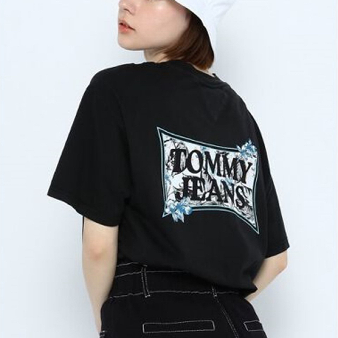 TOMMY JEANS(トミージーンズ)の《トミー ジーンズ》新品 ユニセックス フローラルグラフィックTシャツ M メンズのトップス(Tシャツ/カットソー(半袖/袖なし))の商品写真