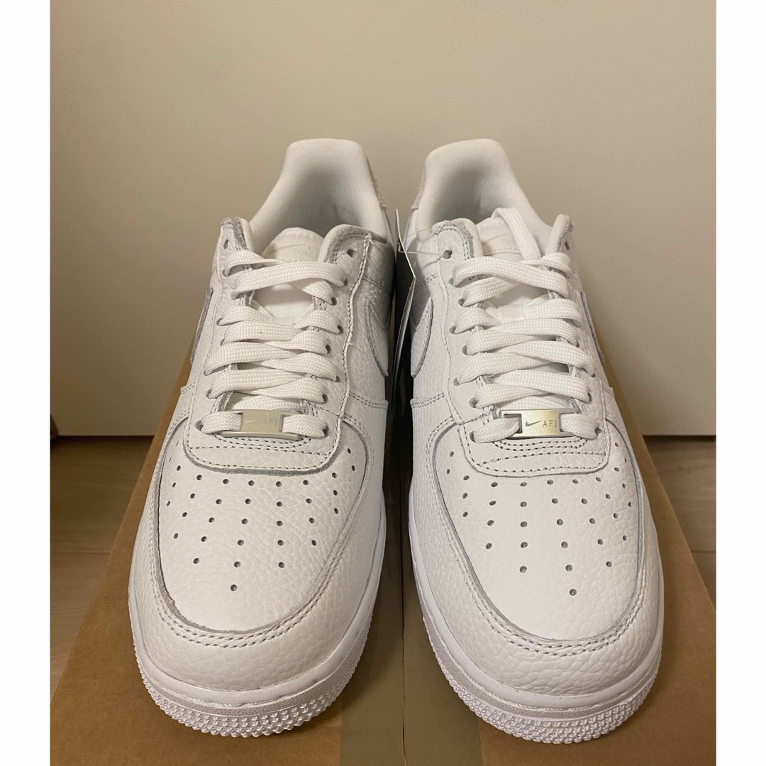 NIKE(ナイキ)の【完売品】NIKE AIR FORCE 1 '07 CRAFT WHITE メンズの靴/シューズ(スニーカー)の商品写真