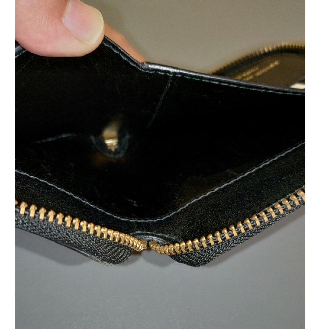 WALLET COMME des GARCONS(ウォレットコムデギャルソン)のCOMME DES GARCONS メンズ二つ折り財布 HUGE LOGO S… メンズのファッション小物(折り財布)の商品写真