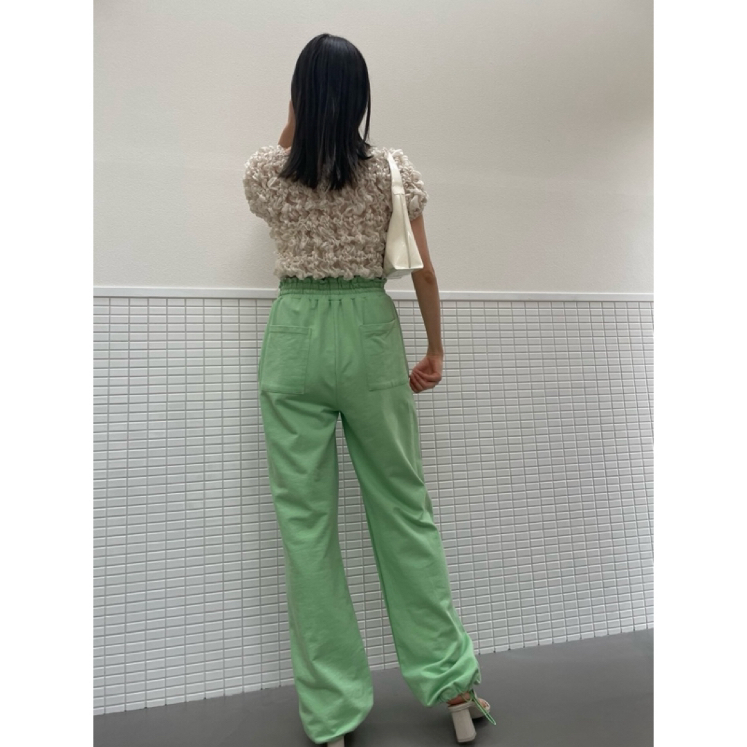 SNIDEL(スナイデル)のsnidel スナイデル ダブルリボンスウェットパンツ 24ss レディースのパンツ(カジュアルパンツ)の商品写真