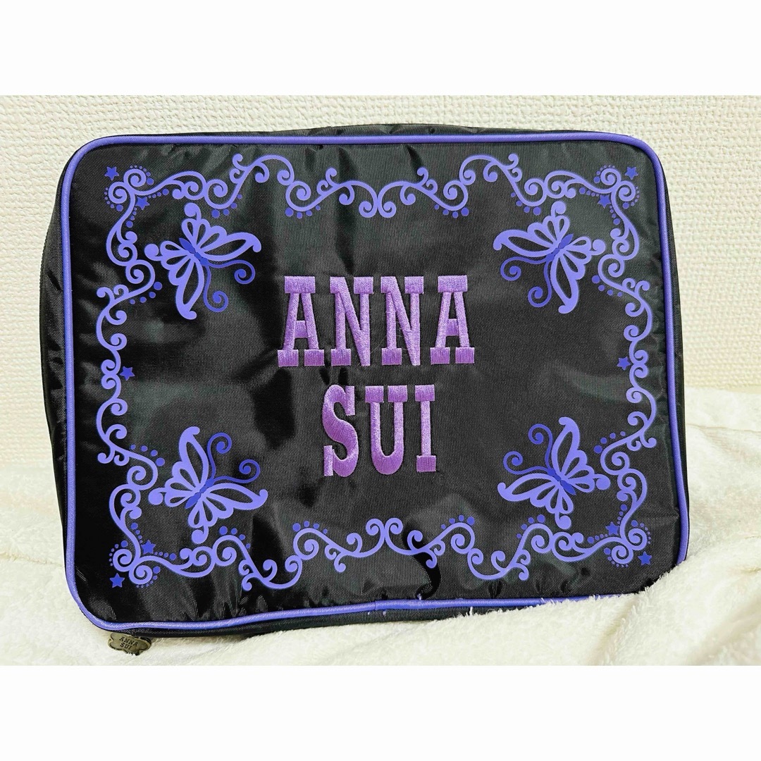 ANNA SUI(アナスイ)のANNA SUI ロゴ刺繍 スーパーマルチバッグ レディースのバッグ(ハンドバッグ)の商品写真