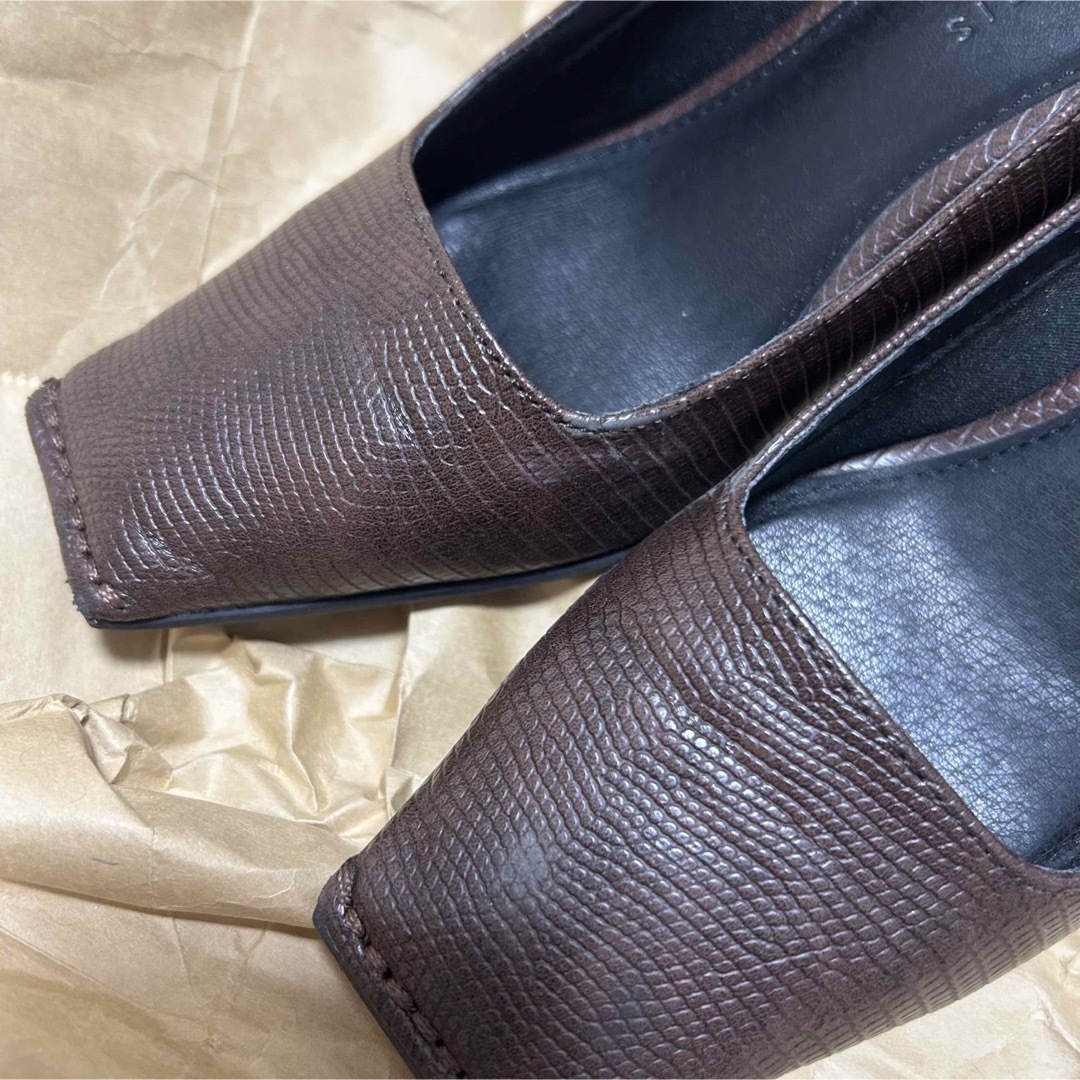 RANDA(ランダ)のランダ　スクエアトゥ　パンプス　22.5 レディースの靴/シューズ(ハイヒール/パンプス)の商品写真