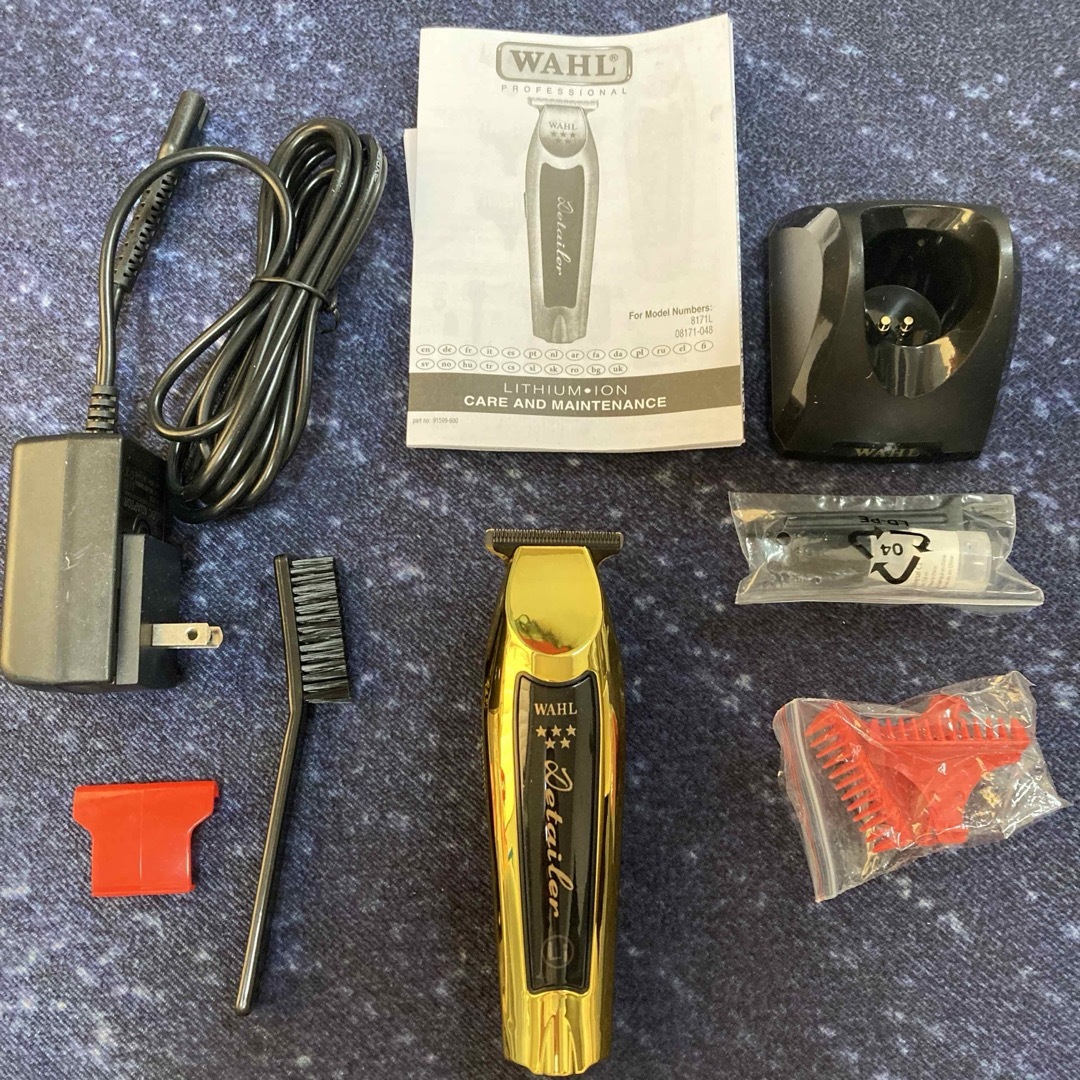 WAHL Cordless Detailer Li ゴールドコードレスバリカン スマホ/家電/カメラの美容/健康(メンズシェーバー)の商品写真