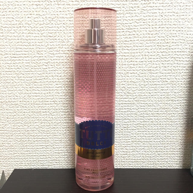 Bath & Body Works(バスアンドボディーワークス)のTUTTI DOLCI★ピンクピオニークリーム★ボディミスト コスメ/美容の香水(その他)の商品写真