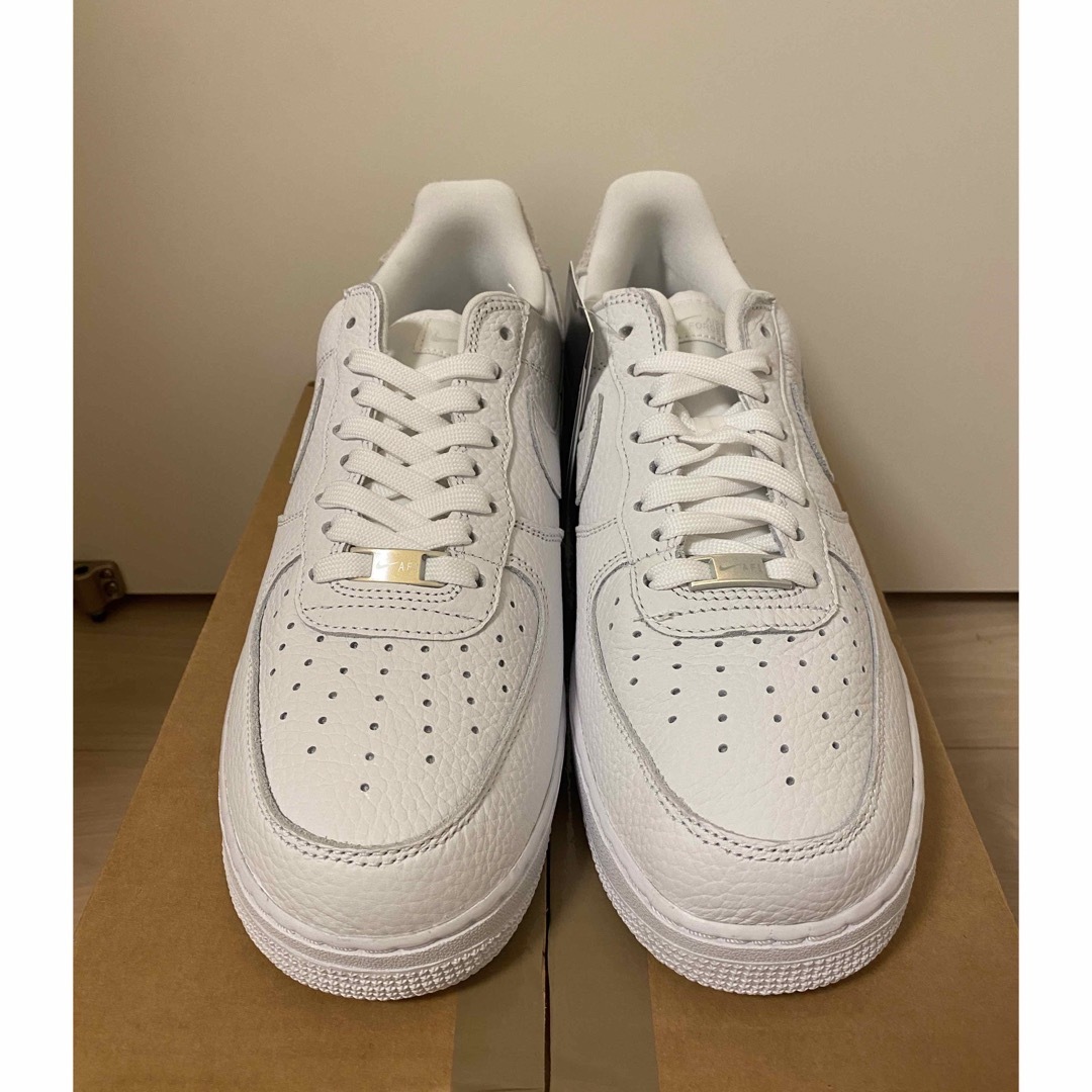 NIKE(ナイキ)の【完売品】NIKE AIR FORCE 1 '07 CRAFT WHITE メンズの靴/シューズ(スニーカー)の商品写真