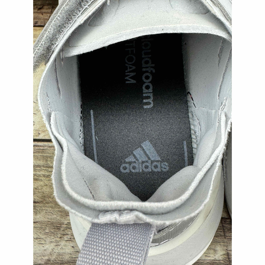 adidas(アディダス)のadidas CLOUDFOAM COMFORT キッズ/ベビー/マタニティのキッズ靴/シューズ(15cm~)(スニーカー)の商品写真