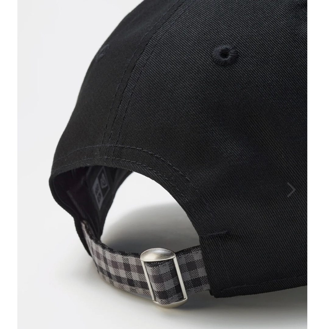 familiar(ファミリア)の新品　完売　ファミリア　ニューエラ　コラボ　キャップ　大人　ブラック メンズの帽子(キャップ)の商品写真