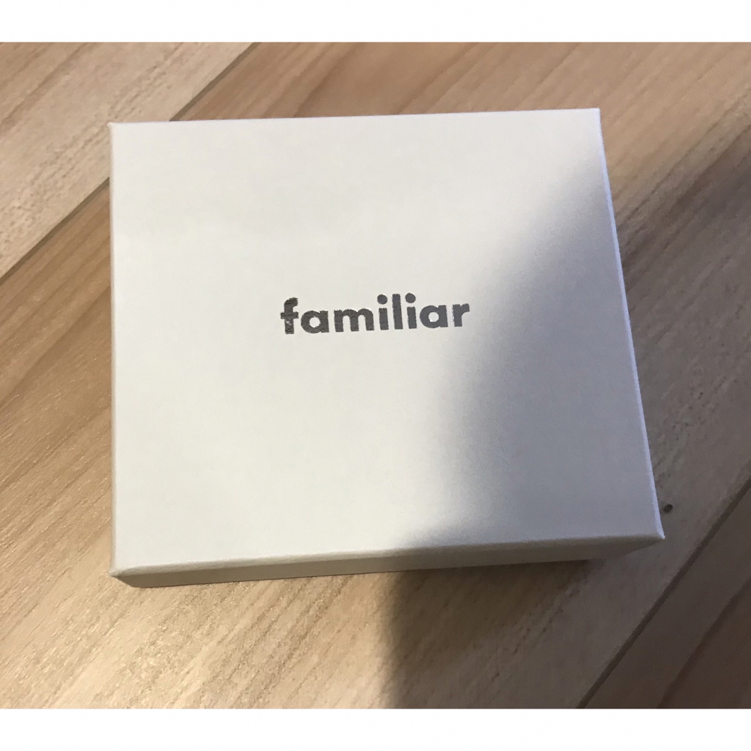 familiar(ファミリア)のfamiliar ファミリア　空箱　超美品 インテリア/住まい/日用品のオフィス用品(ラッピング/包装)の商品写真