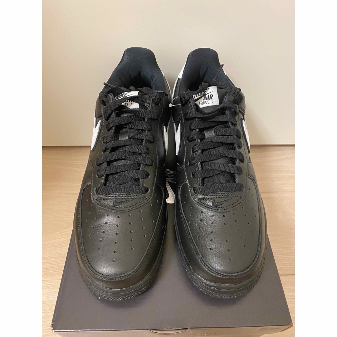 NIKE(ナイキ)の【完売品】NIKE AIR FORCE 1 RETRO QS BLACK メンズの靴/シューズ(スニーカー)の商品写真