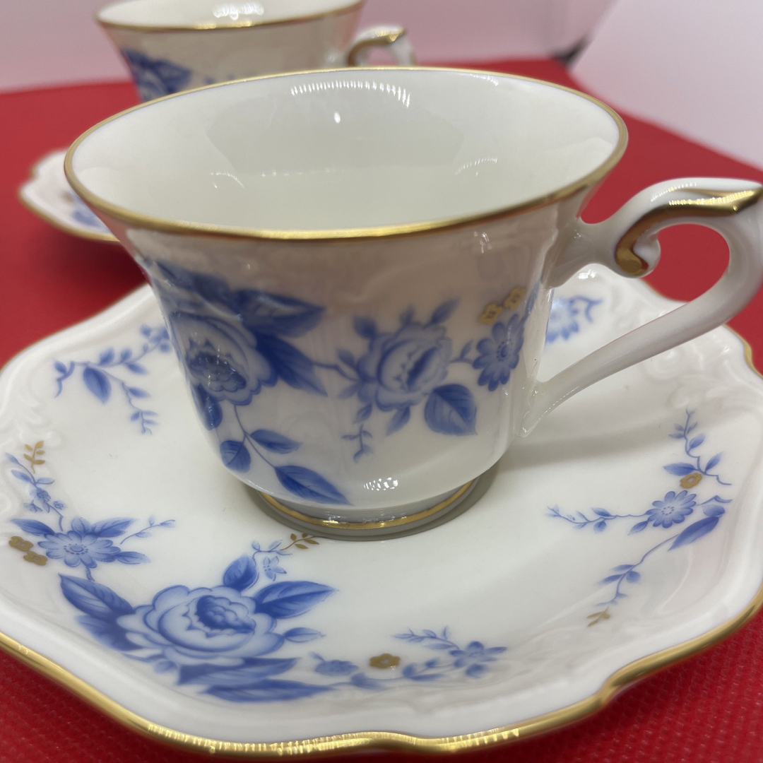 Noritake(ノリタケ)の美品 ノリタケ アイボリーチャイナ ブルーローズ デミタスカップ&ソーサー 4客 インテリア/住まい/日用品のキッチン/食器(グラス/カップ)の商品写真